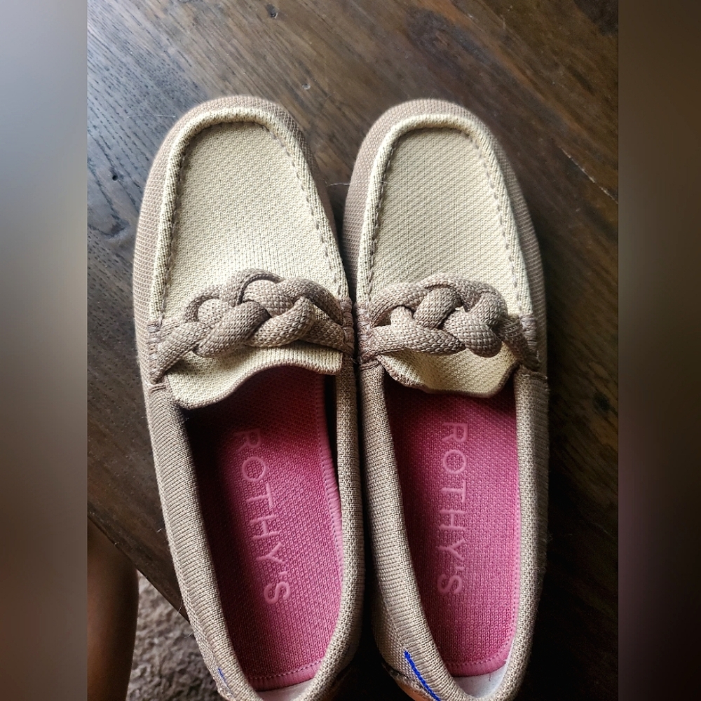 Rothys Braided Driver in Latte Foam Size 6.5
